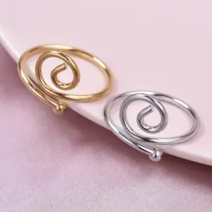 Wholesale Ion Plating (IP) Real Gold Plated 18K Gold Geometric Solid Color 304 Stainless Steel Simple Style Waterproof Non Tarnish Rings