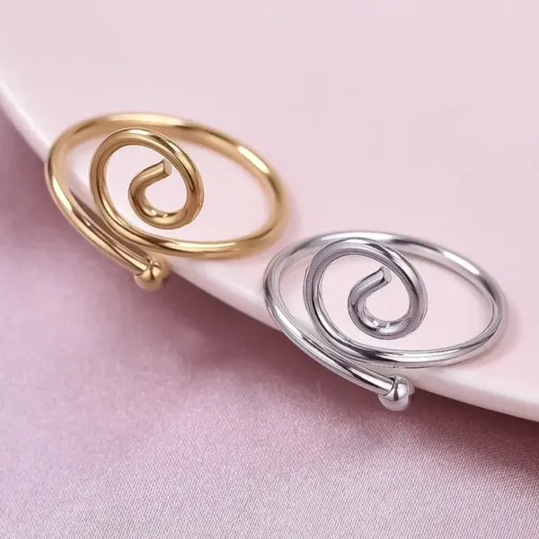 Wholesale Ion Plating (IP) Real Gold Plated 18K Gold Geometric Solid Color 304 Stainless Steel Simple Style Waterproof Non Tarnish Rings