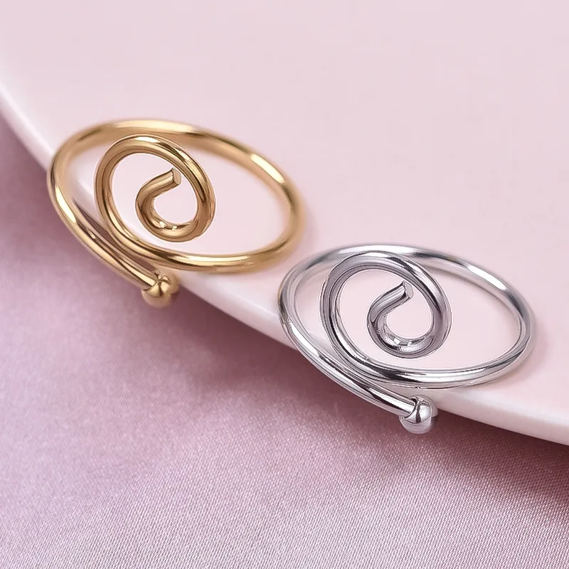 Wholesale Ion Plating (IP) Real Gold Plated 18K Gold Geometric Solid Color 304 Stainless Steel Simple Style Waterproof Non Tarnish Rings