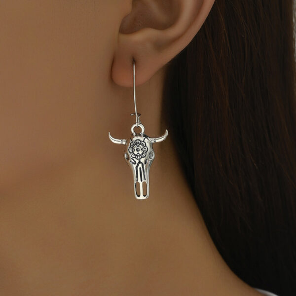 Wholesale European and American retro distressed earrings Western Denim style animal Jewelry earrings cow head hat personality fashion ear hook female