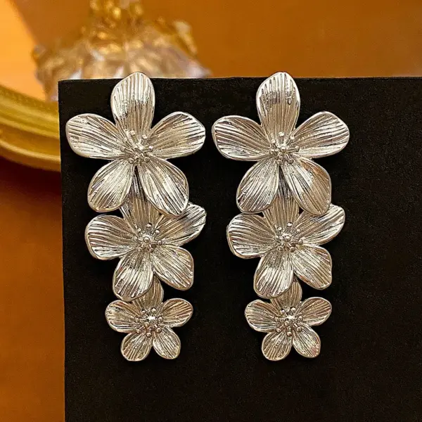 Wholesale 1 Pair Romantic Flower Plating Copper 18K Gold Plated Drop Earrings