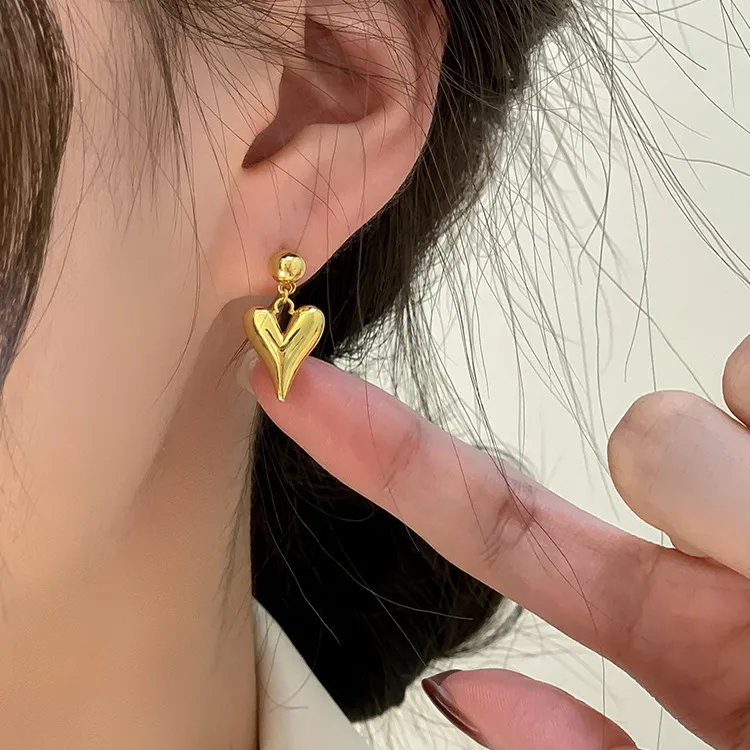Wholesale 1 Pair Lady Sweet Heart Shape Plating Titanium Steel Earrings