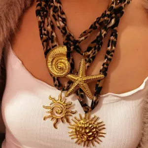 304 Stainless Steel Sunflower Starfish Conch PVD Coated Rhinestones Real Gold Plated Exaggerated Cool Style Waterproof Non Tarnish Surgical Steel Cord String Lobster Trigger Clasp Closure Gold Pendant Necklace