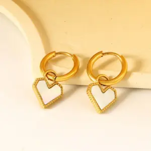 【XKE0140】White Heart Earrings / Gold