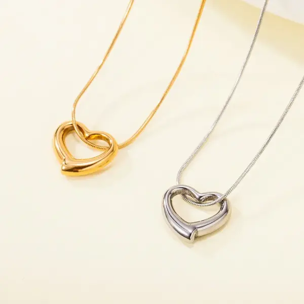 Wholesale Heart Shape 304 Stainless Steel Simple Style 304 Stainless Steel Pendant Necklace