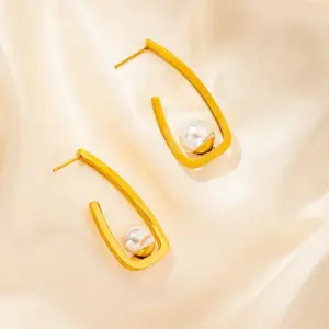 Geometric Pearl Earrings