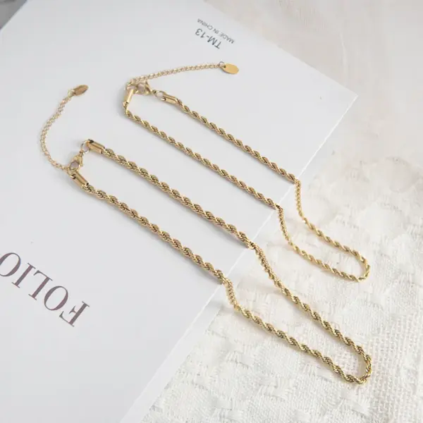 Wholesale PVD Coated 18K Gold Real Gold Plated Twist 304 Stainless Steel Simple Style Waterproof Non Tarnish 304 Stainless Steel Necklace
