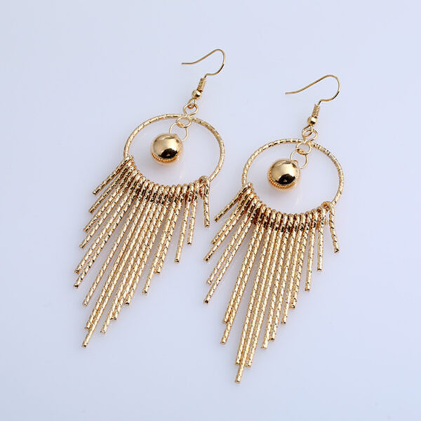 Wholesale Europe and the United States exaggerated temperament earrings geometric long metal texture tassel earrings earrings manufacturers spot