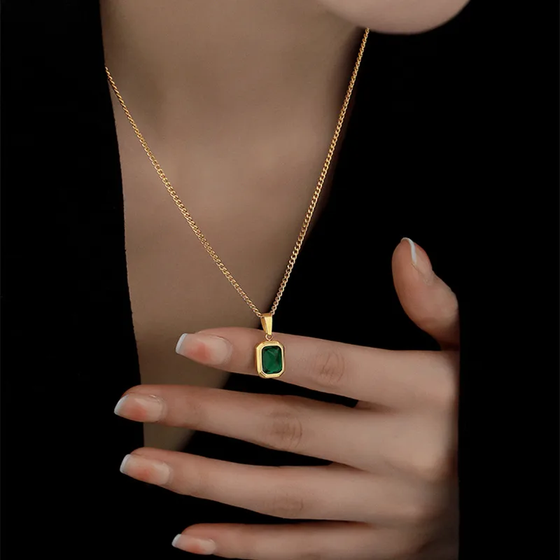 Wholesale PVD Coated Real Gold Plated 18K Gold Square 304 Stainless Steel Waterproof Non Tarnish 304 Stainless Steel Necklace Pendant