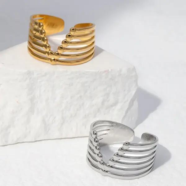 Wholesale PVD Coated Real Gold Plated Stripe Stainless Steel Retro Waterproof Non Tarnish Open Ring