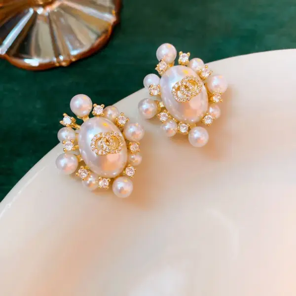 Wholesale Retro Geometric Copper Inlay Artificial Pearls Zircon Ear Studs 1 Pair