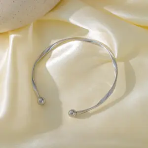 【XKB2210】Steel Ball Twisted Bracelet / Steel Color