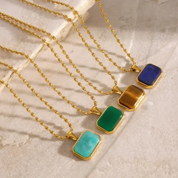 Wholesale PVD Coated Real Gold Plated Rectangle 304 Stainless Steel Simple Style Classic Style Waterproof Non Tarnish 304 Stainless Steel Pendant Necklace