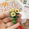 Wholesale 1:12 DOLLHOUSE DOLLHOUSE mini model handmade ob11 plant green porcelain bottle sunflower flower arrangement pot