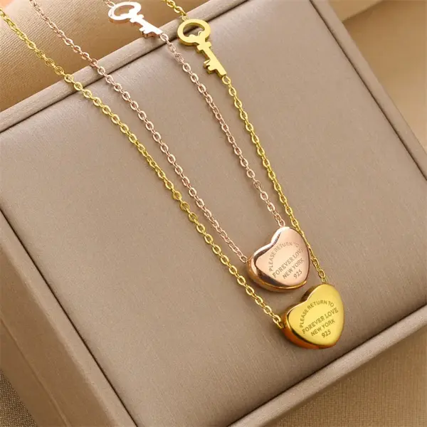 Wholesale Real Gold Plated Letter Heart Shape 304 Stainless Steel Simple Style Waterproof Non Tarnish Necklace