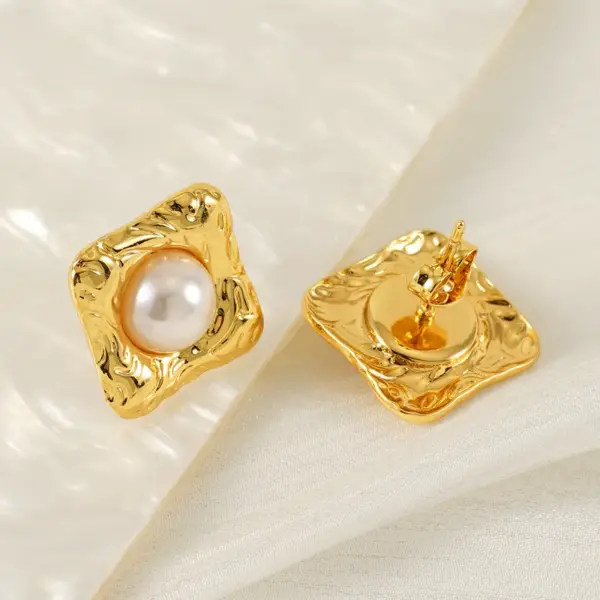 Wholesale 1 Piece Simple Style Classic Style Square Oval Heart Shape Plating Inlay 304 Stainless Steel Artificial Pearls 18K Gold Plated Ear Studs