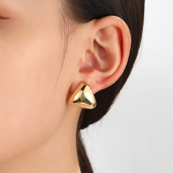 Wholesale 1 Pair Simple Style Triangle Plating Brass 18k Gold Plated Ear Studs