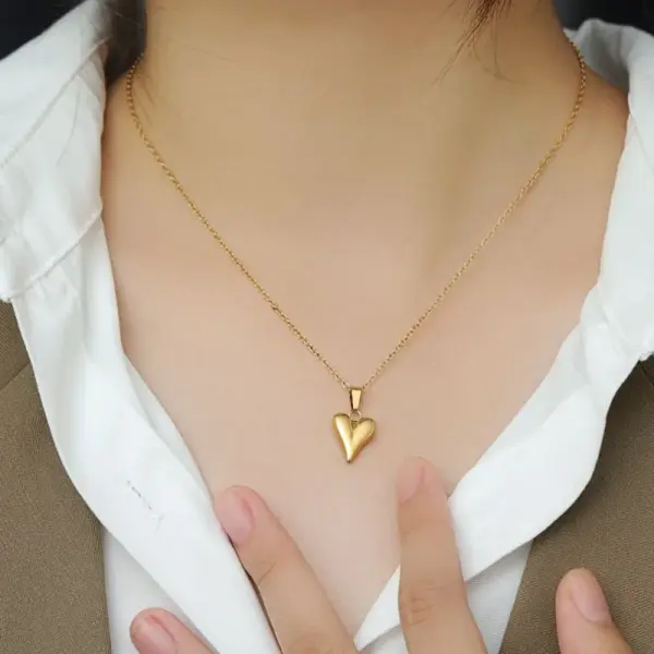 Wholesale PVD Coated 18K Gold Plated Heart Shape Stainless Steel IG Style Commute Waterproof Non Tarnish 304 Stainless Steel Pendant Necklace