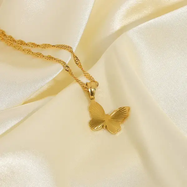 Wholesale PVD Coated Real Gold Plated Heart Stainless Steel Titanium Steel Simple Style Waterproof Non Tarnish 304 Stainless Steel Pendant Necklace