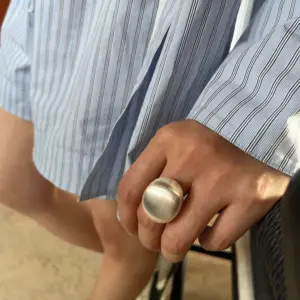 Silver Brushed Egg Noodles / Adjustable Opening