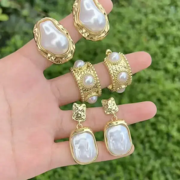 Wholesale Acrylic Imitation Pearl Irregular Shaped Earrings Fashionable Casual Style Women's Jewelry Ear Cuff Modern Simple Design