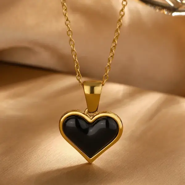 304 Stainless Steel Plastic Heart Shape Ion Plating (IP) 18K Gold Plated Princess Simple Style Classic Style Waterproof Non Tarnish Cable Chain Pendant Necklace