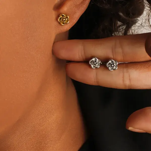 Wholesale 304 Stainless Steel Rose Flower PVD Coated 18K Gold Real Gold Plated French Style IG Style Waterproof Non Tarnish Gold Silver Ear Studs