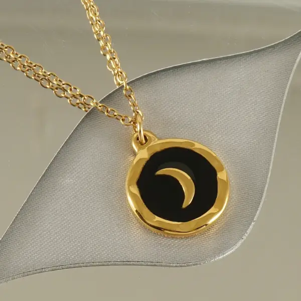 PVD Coated 18K Gold Plated Moon Stainless Steel Hip-Hop Commute Cool Style Waterproof Non Tarnish 304 Titanium Pendant Necklace