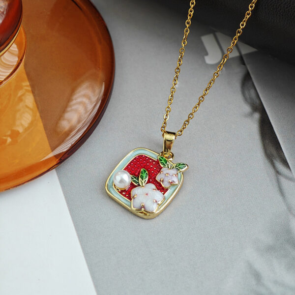 Wholesale New Cross-Mirror Square Flower Necklace for Women, Light Luxury Retro Colorful Enamel Design Clavicle Chain, Exquisite Versatile Accessory