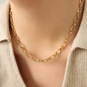 B39 Six-Claw Diamond Gold Necklace