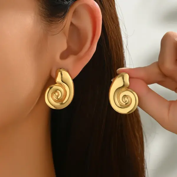 304 Stainless Steel Flower PVD Coated Real Gold Plated 18K Gold Vintage Style Simple Style Waterproof Non Tarnish Ear Studs