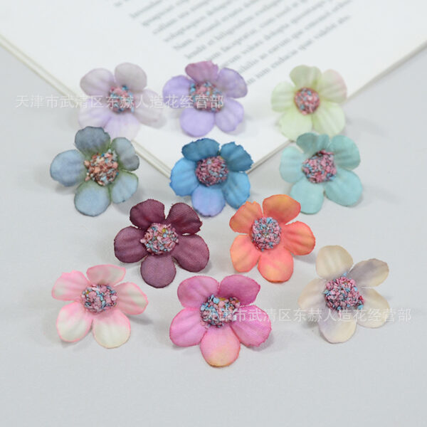 Wholesale Artificial Flower Mini Daisy Flowers Cute Little Wild Chrysanthemum Head DIY Garland Hat Accessories Various Scene Arrangements