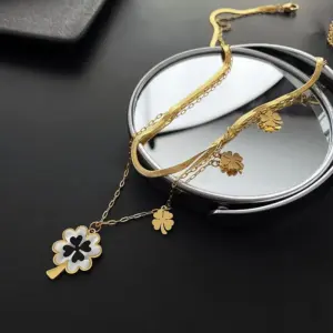 04-C11 Titanium Steel Four-Leaf Flower Necklace / Gold