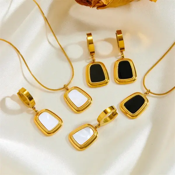 Wholesale 304 Stainless Steel Square PVD Coated Acrylic 18K Real Gold Plated Simple Style Classic Style Waterproof Non Tarnish Plating Gold Jewelry Set