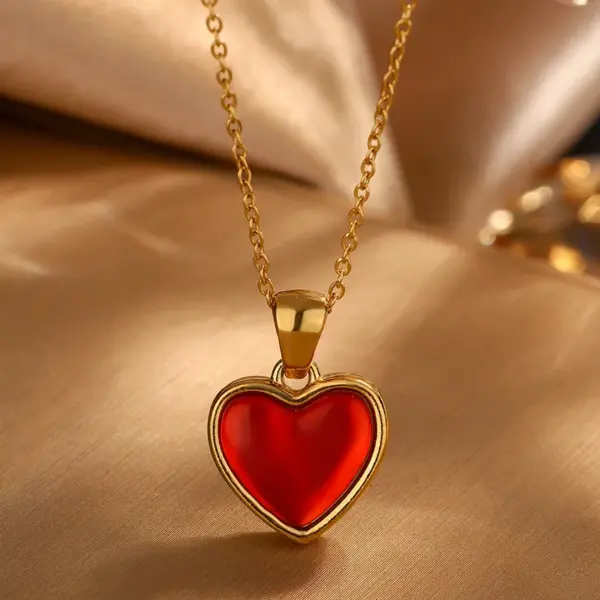 Wholesale 304 Stainless Steel Plastic Heart Shape Ion Plating (IP) 18K Gold Plated Princess Vintage Style Classic Style Waterproof Non Tarnish O-shaped Chain Lobster Trigger Clasp Closure Pendant Necklace
