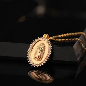 Style a White Zircon