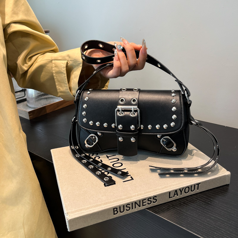 Wholesale Hot Girl Rivet Personalized Shoulder Bag Underarm Women's Bag