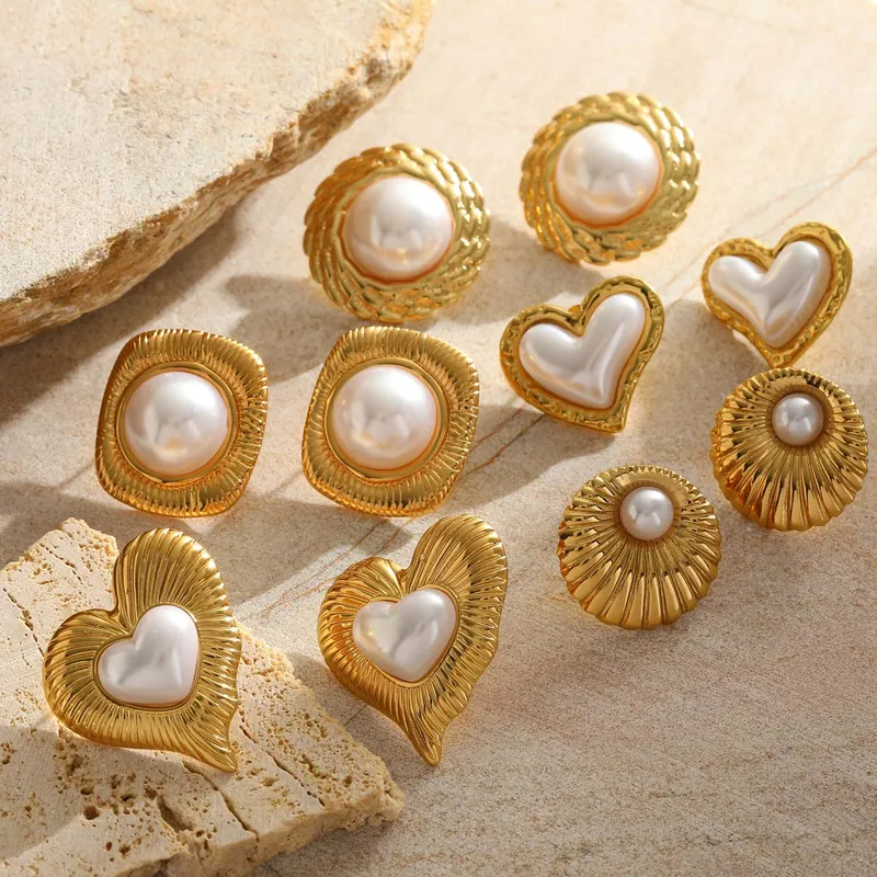 Wholesale 1 Pair Casual Basic Simple Style Round Heart Shape Inlay 304 Stainless Steel Imitation Pearl 18K Gold Plated Ear Studs