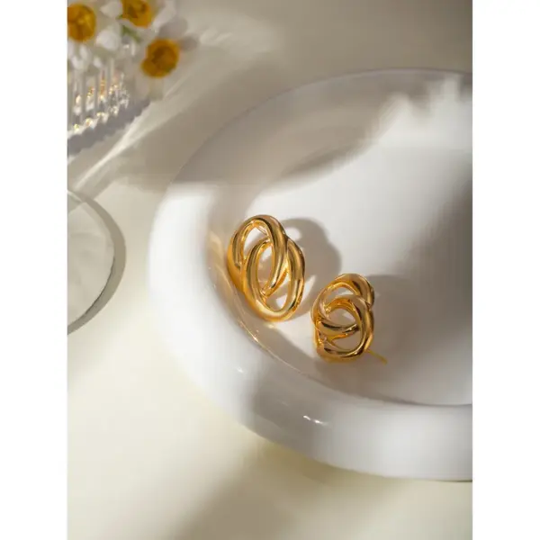 304 Stainless Steel O-Type PVD Coated Stone-Free Real Gold Plated Simple Style Waterproof Non Tarnish Gold Earrings