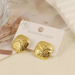 Gold / Average Size / Style 17