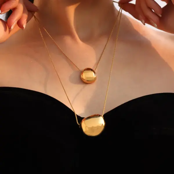 Wholesale PVD Coated Real Gold Plated Solid Color 304 Stainless Steel Simple Style Classic Style Waterproof Non Tarnish 304 Stainless Steel Pendant Necklace