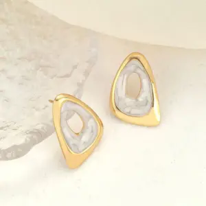 ED-487—7 White—6 Pairs in a Pack