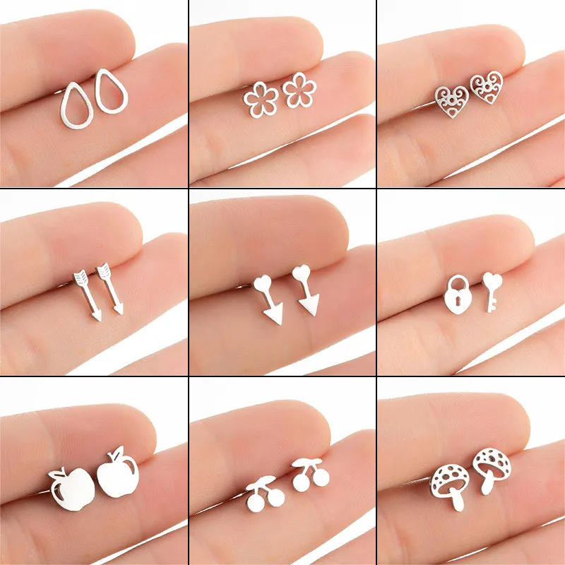 Wholesale PVD Coated Real Gold Plated Heart Shape Flower Stainless Steel Simple Style Waterproof Non Tarnish Ear Studs