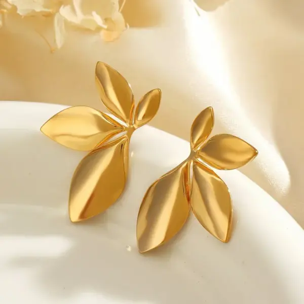 1 Pair Princess Cute Sweet Flower Flowers 304 Stainless Steel Imitation Gold Electroplating Ear Studs