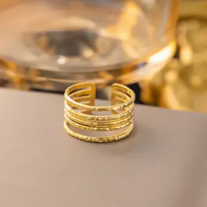 35 / Gold