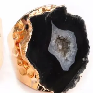 Black / Adjustable Opening