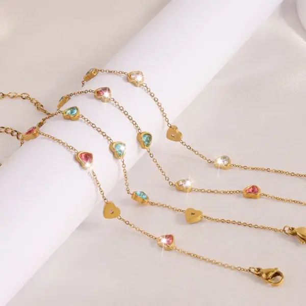 Wholesale 304 Stainless Steel Heart Shape PVD Coated Zircon Real Gold Plated 18K Gold Simple Style Classic Style Waterproof Non Tarnish O-shaped Chain Lobster Trigger Clasp Closure Bracelets