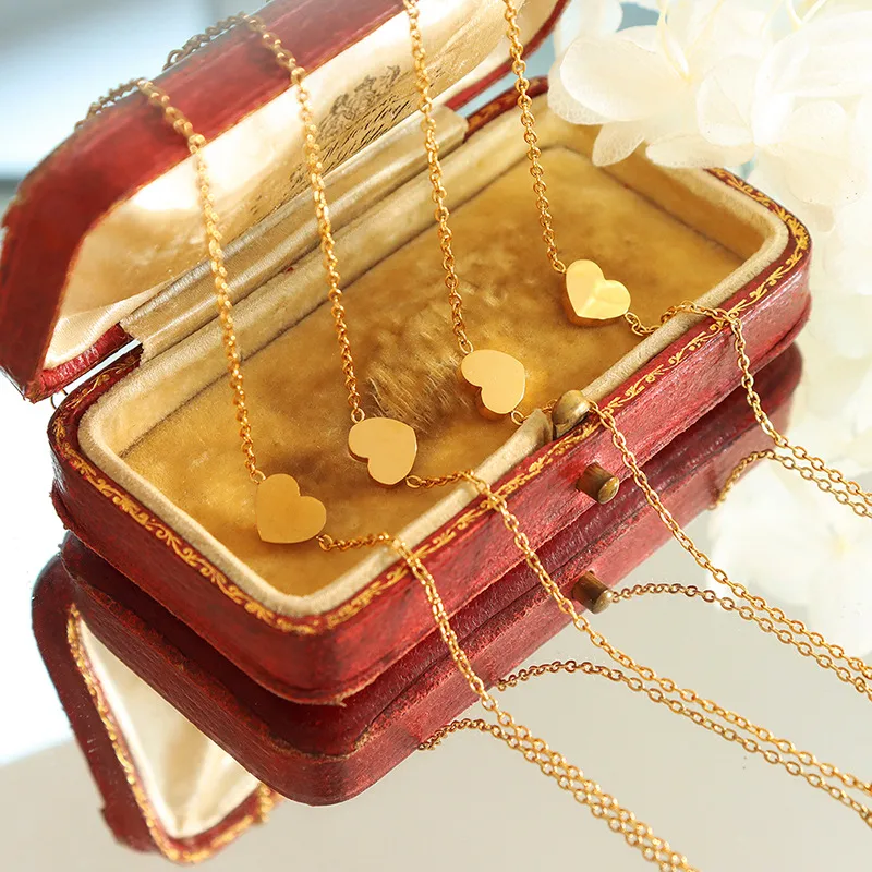 Wholesale PVD Coated Real Gold Plated 18K Gold Heart Shape 304 Stainless Steel Fashion Waterproof Non Tarnish 304 Stainless Steel Bracelets