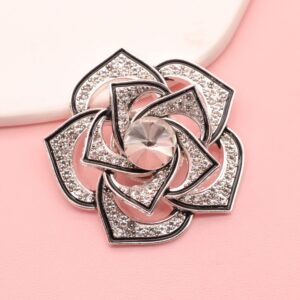 White [non-hole rotating rose]