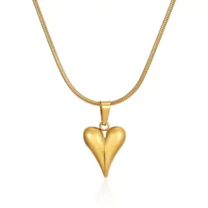 Necklace / Gold